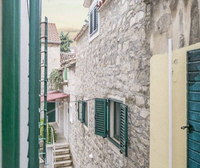 수피리어 스튜디오, Serenity Split Apartments