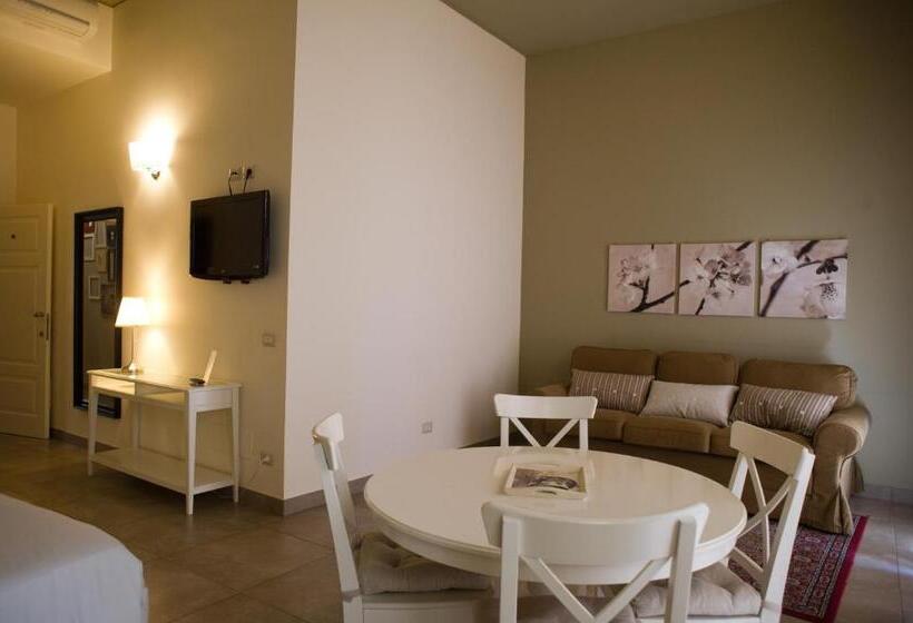 سوئیت با وان آب گرم, B&b Suite Paciotti