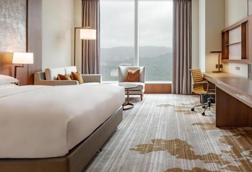 اتاق اجرایی با تخت بزرگ, Courtyard By Marriott Taipei