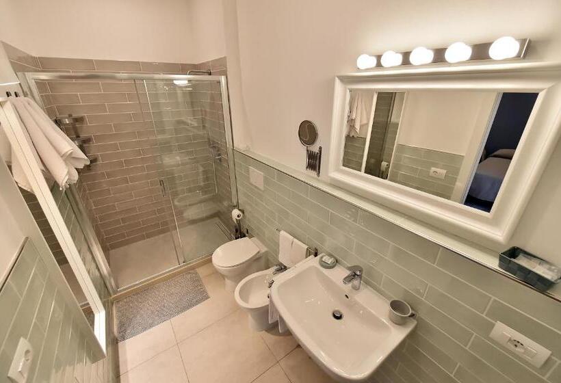 Трехместный Номер Классика, Doria