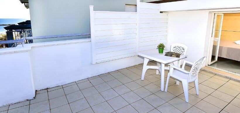 Классический Номер Вид на Море, Doria