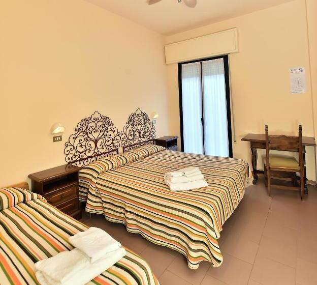 Economy Triple Room, Doria