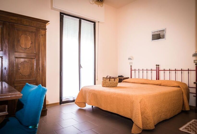 Economy Triple Room, Doria