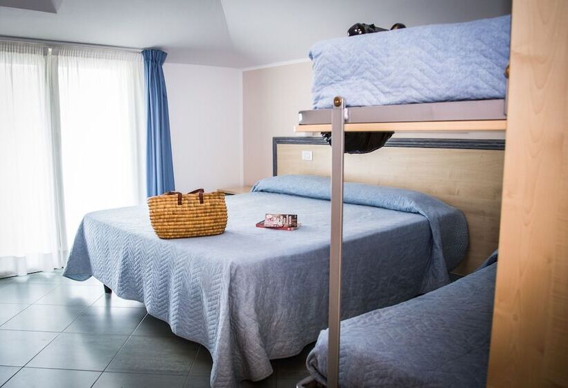 Трехместный Номер Классика, Doria