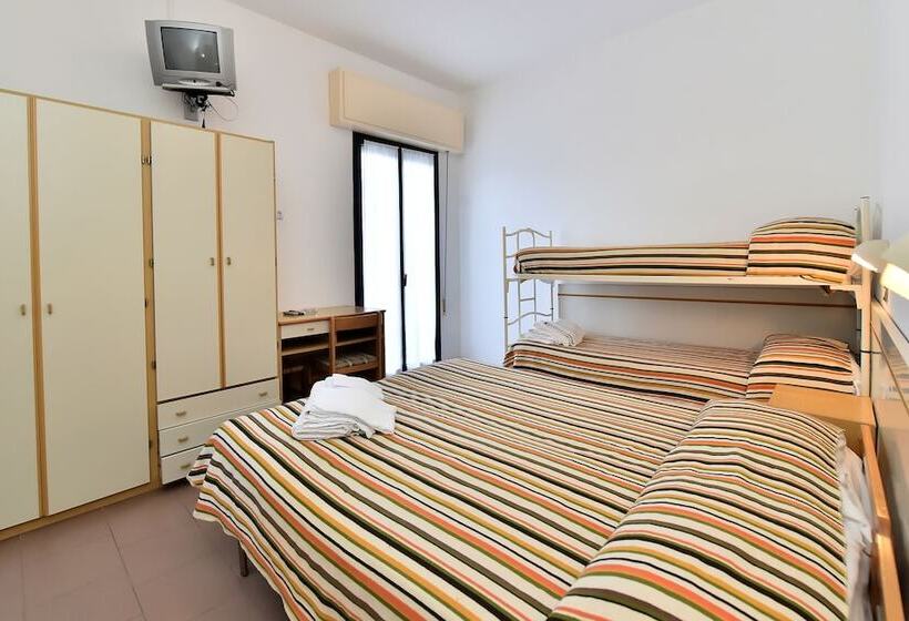 Economy Quadruple Room, Doria