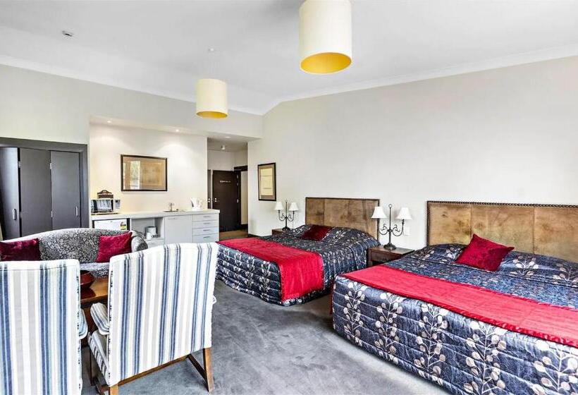 سوییت, Gateway Motor Inn