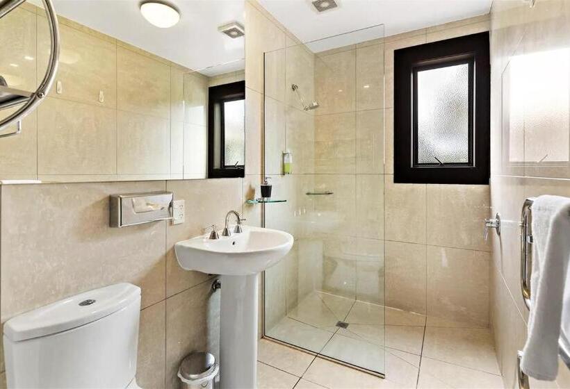 سوئیت پریمیوم, Gateway Motor Inn