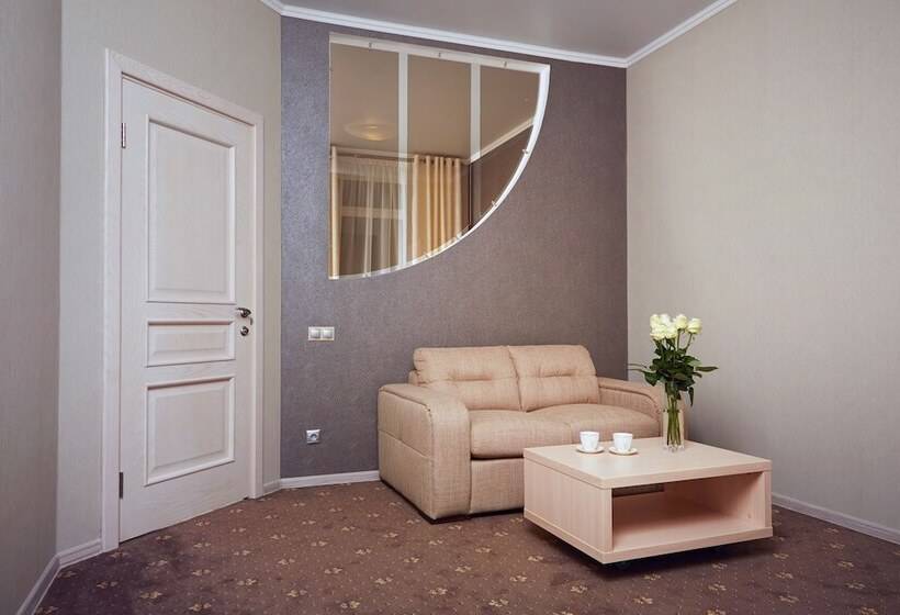 סוויטת ג'וניור, Gubernskaya