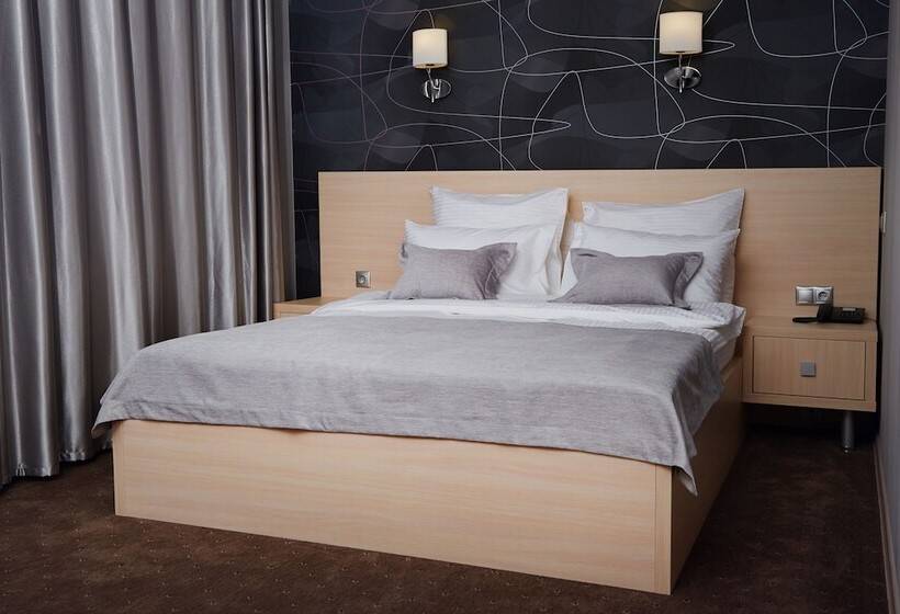 جناح جونيور, Gubernskaya