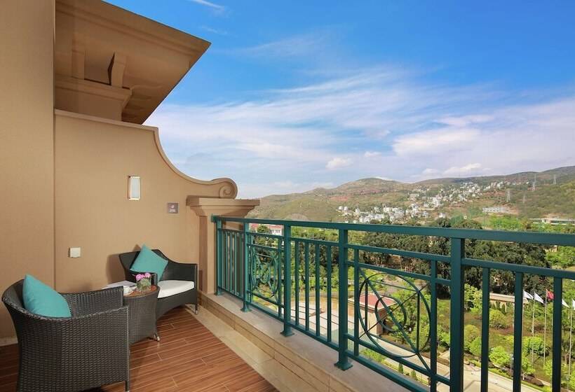 غرفة تنفيذية, Hilton Yuxi Fuxian Lake