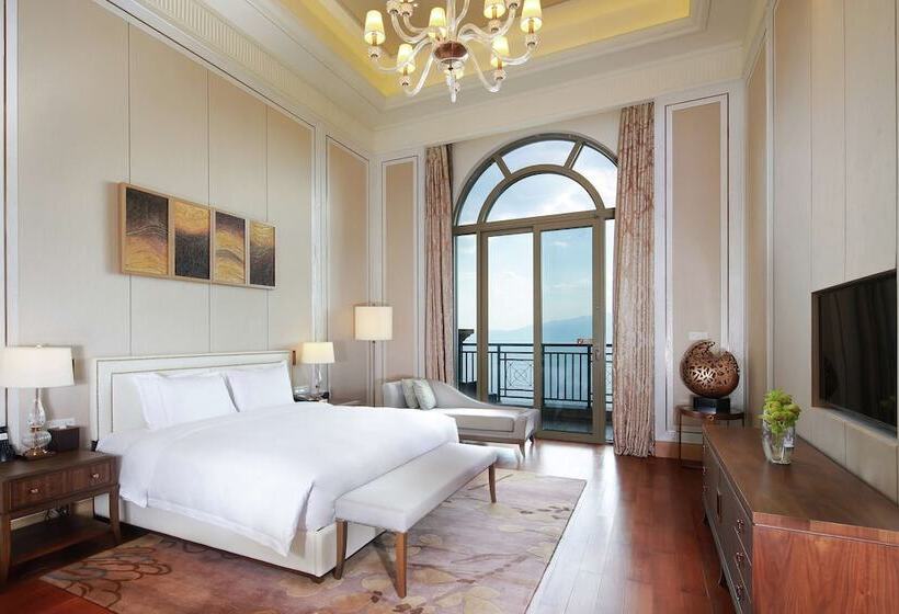 جناح بريميوم, Hilton Yuxi Fuxian Lake