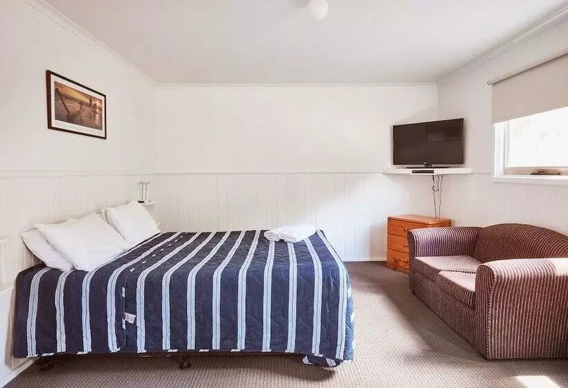 استودیوی استاندارد, Lorne Foreshore Caravan Park