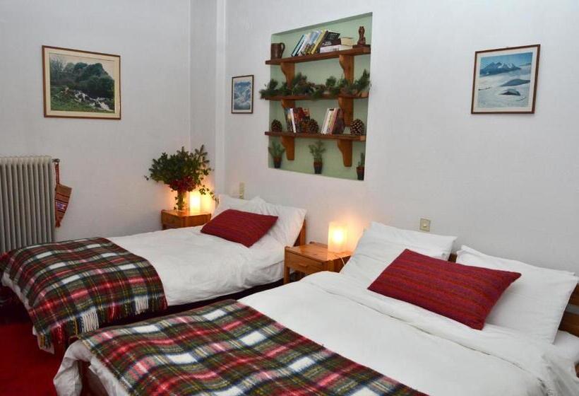 带山景的高级间, To Balkoni Tis Agorianis