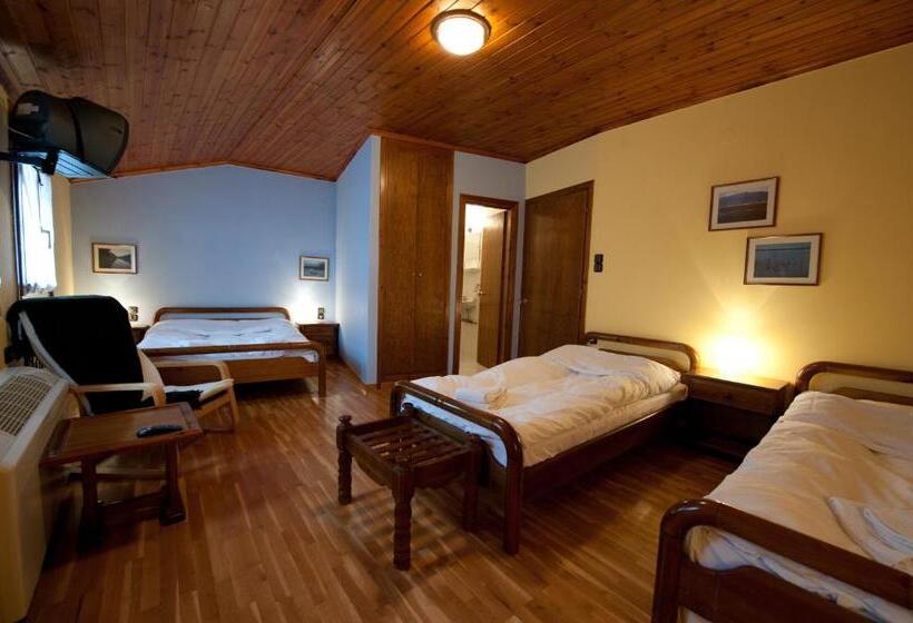 家庭套房, To Balkoni Tis Agorianis