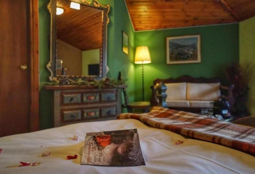 山景套房, To Balkoni Tis Agorianis