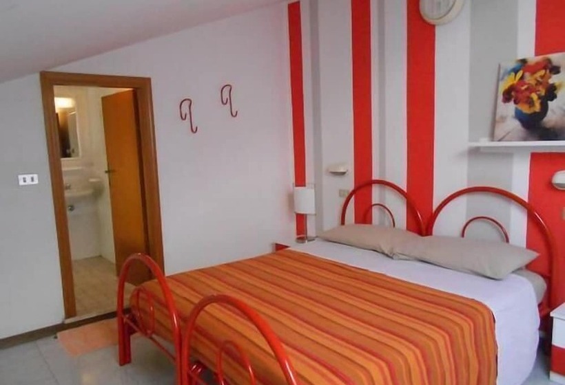 غرفة قياسية ثلاثية, Villa Dei Platani