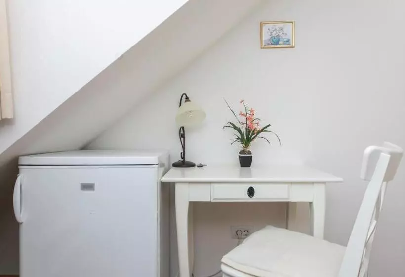 اتاق استاندارد یک تخته با چشم‌انداز شهر, Lumin Guest House