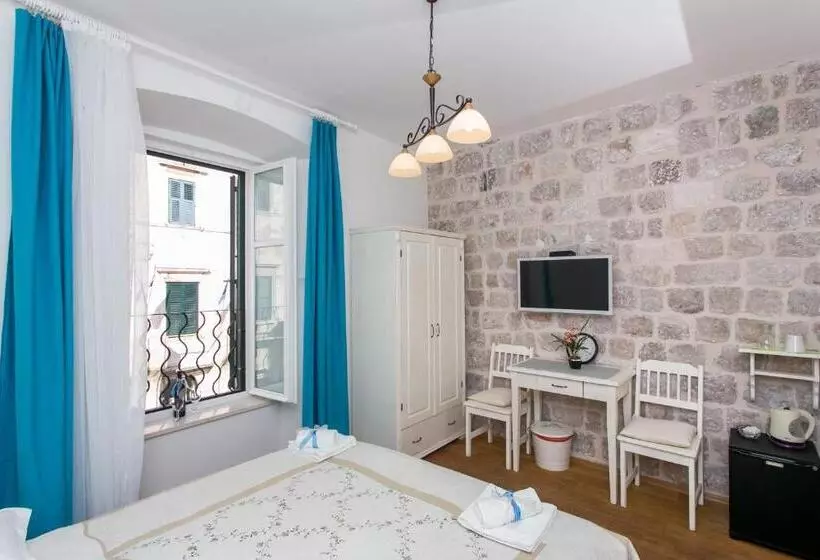 اتاق لوکس با چشم‌انداز شهر, Lumin Guest House