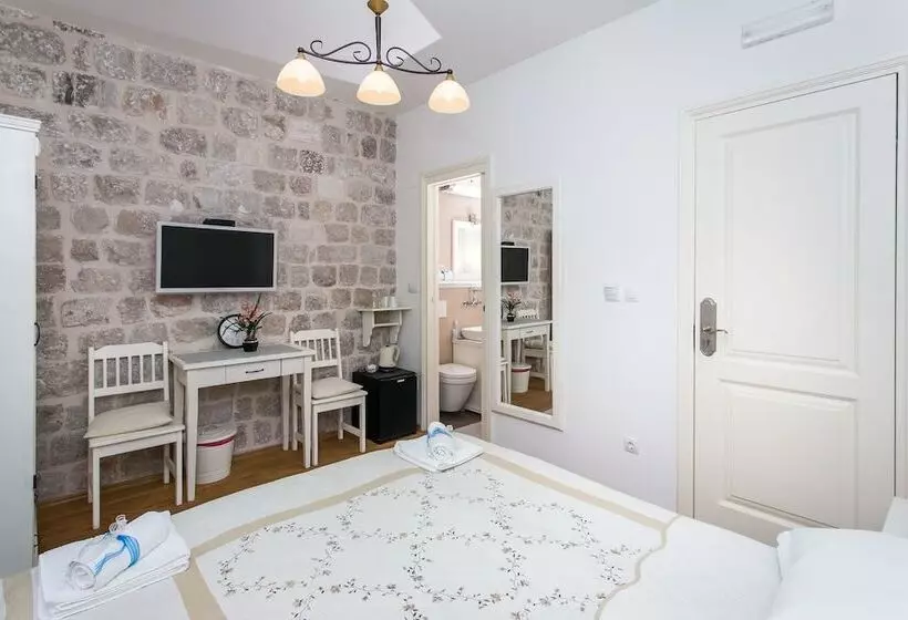 اتاق لوکس با چشم‌انداز شهر, Lumin Guest House