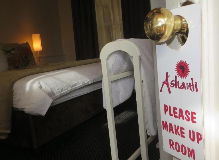 标准间, Ashanti Lodge Backpackers