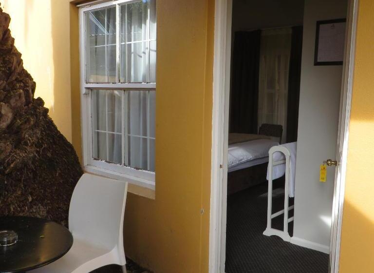 Номер Стандарт, Ashanti Lodge Backpackers