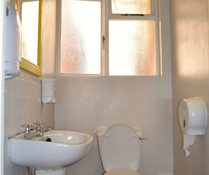 Кровать в Общей Комнате, Ashanti Lodge Backpackers