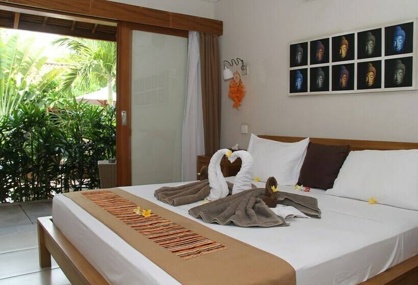 غرفة ديلوكس مطلة على حمام السباحة, Balinea Holiday Home