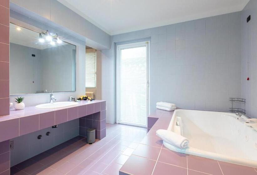 标准间带漩涡浴缸, Città Studi Suites   Top Collection