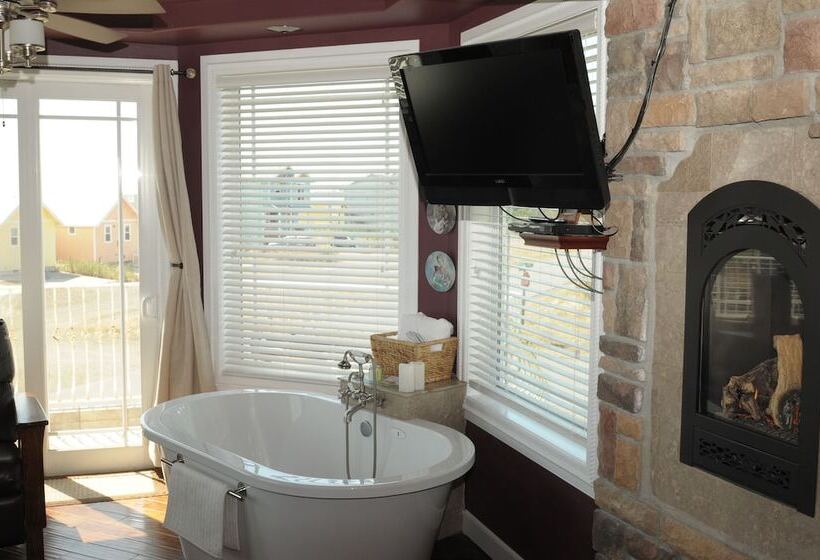 غرفة ديلوكس ذات إطلالة, The Collins Inn And Seaside Cottages   Adults Only