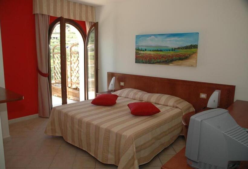 غرفة قياسية مزوَّدة بشُرفة, Agriturismo L'arca Di Anna Brambilla