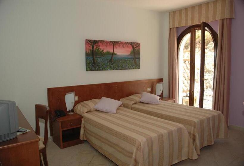 غرفة قياسية مزوَّدة بشُرفة, Agriturismo L'arca Di Anna Brambilla