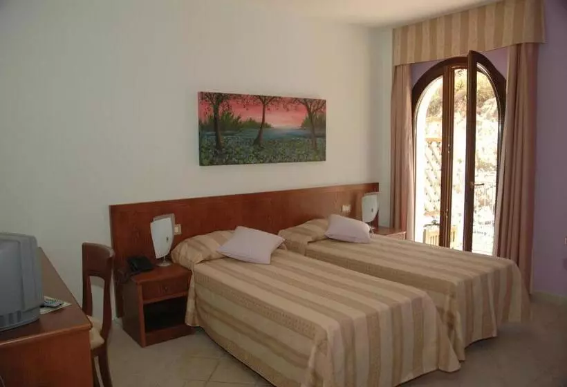 اتاق استاندارد با بالکن, Agriturismo L'arca Di Anna Brambilla