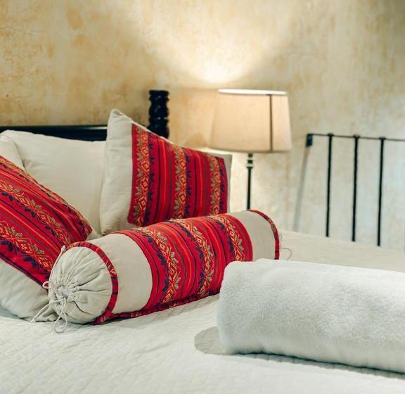 اتاق لوکس خانوادگی, Casa Mia