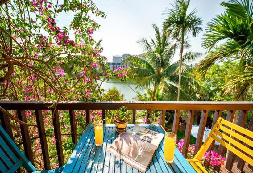 Deluxe room with river view, Riverside Oasis Villa