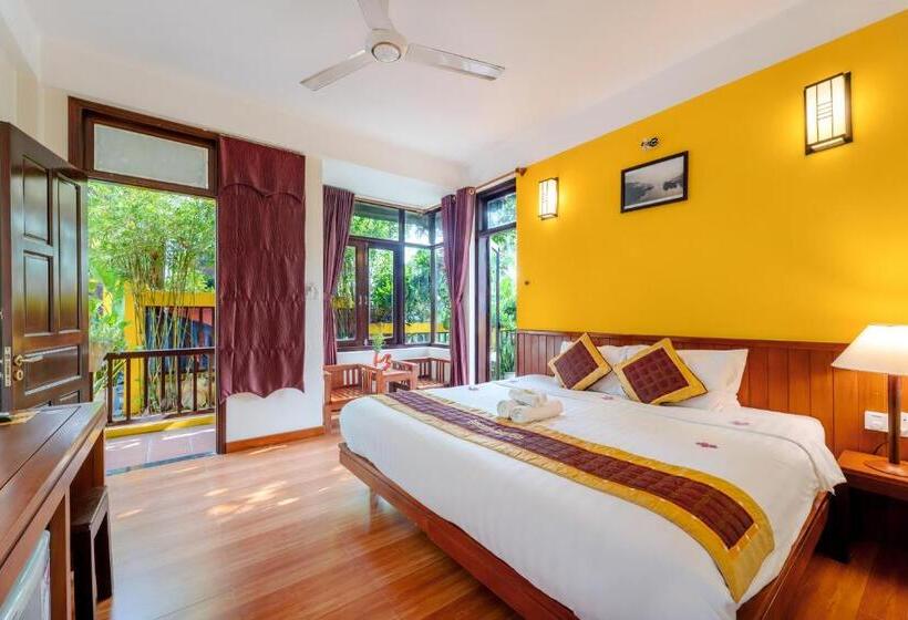 اتاق استاندارد با چشمانداز باغ, Riverside Oasis Villa