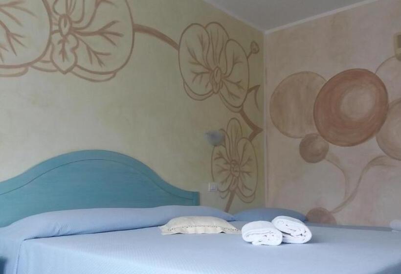 חדר סטנדרט לשלושה, Jasmine