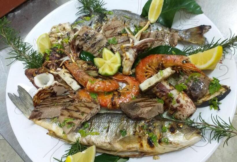 חדר סטנדרט לשלושה, Jasmine