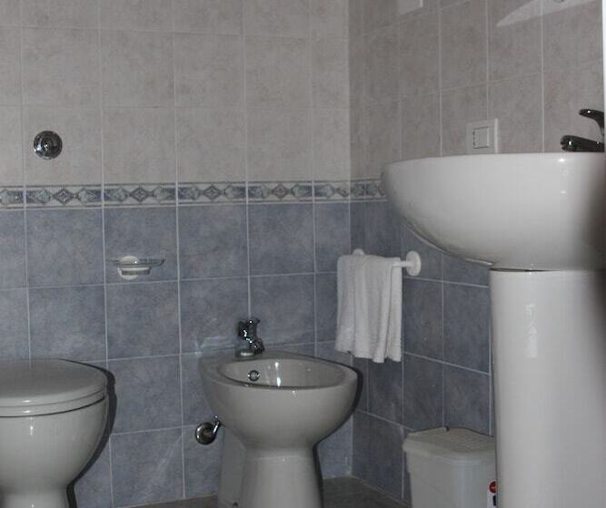 חדר סטנדרט לארבעה, Jasmine