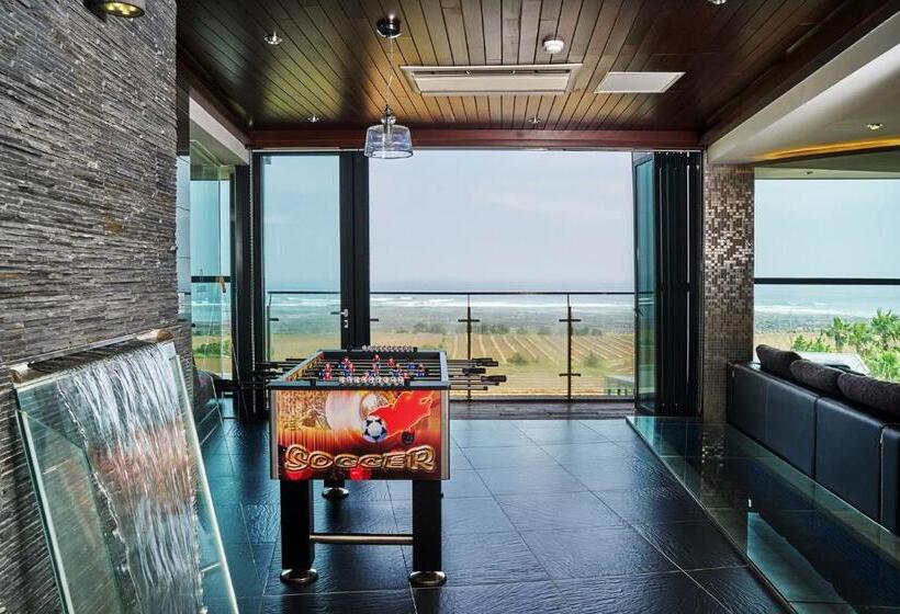 סוויטת פרמיום, Scarboro