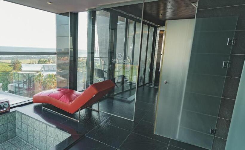 סוויטת פרמיום, Scarboro