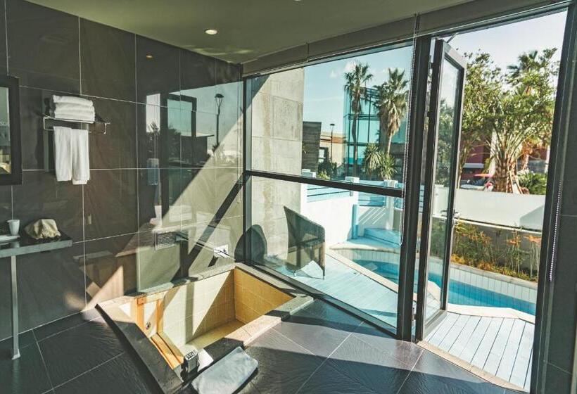 סוויטה משפחתית, Scarboro