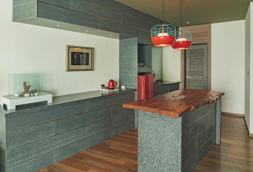 סוויטה משפחתית, Scarboro