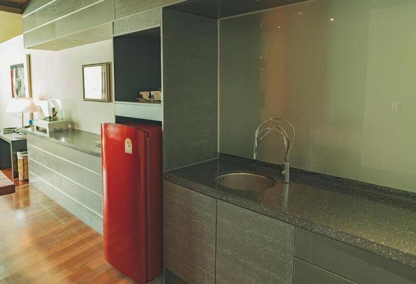 סוויטה משפחתית, Scarboro