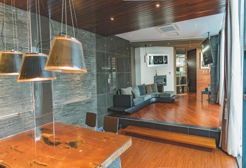 וילה עם חדר שינה אחד ובריכת שחיה, Scarboro