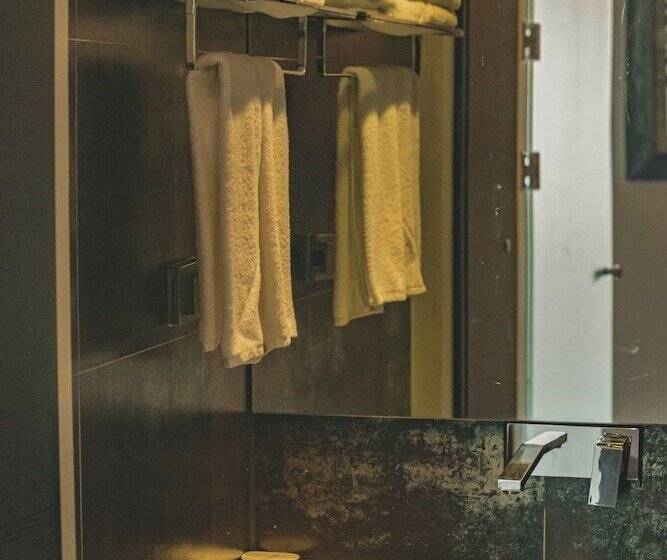 חדר פרמיום, Scarboro