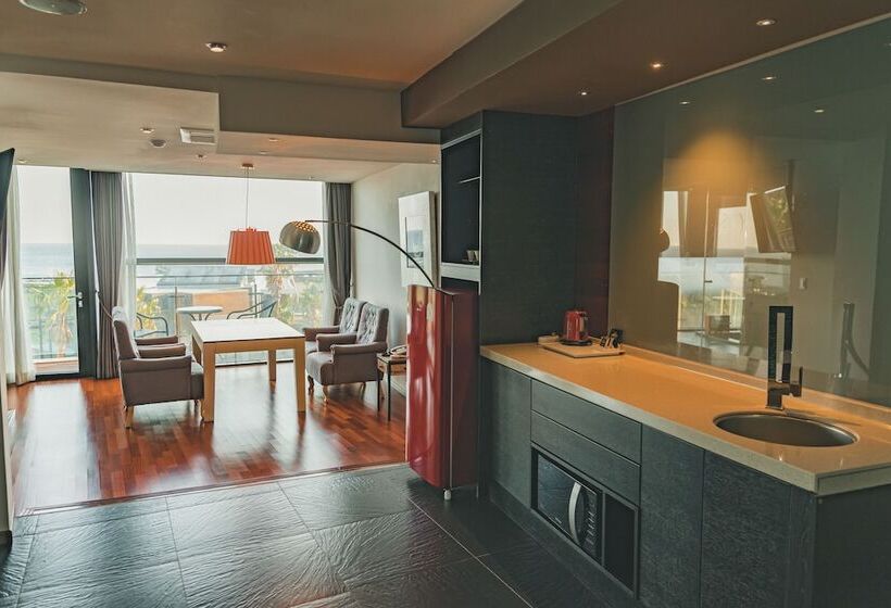 חדר פרמיום, Scarboro