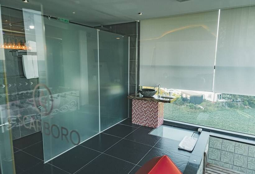 סוויטת פרמיום, Scarboro