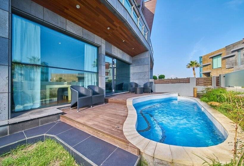 סוויטה משפחתית, Scarboro