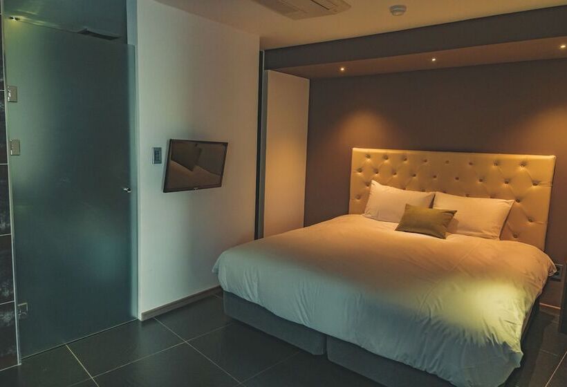 חדר פרמיום, Scarboro