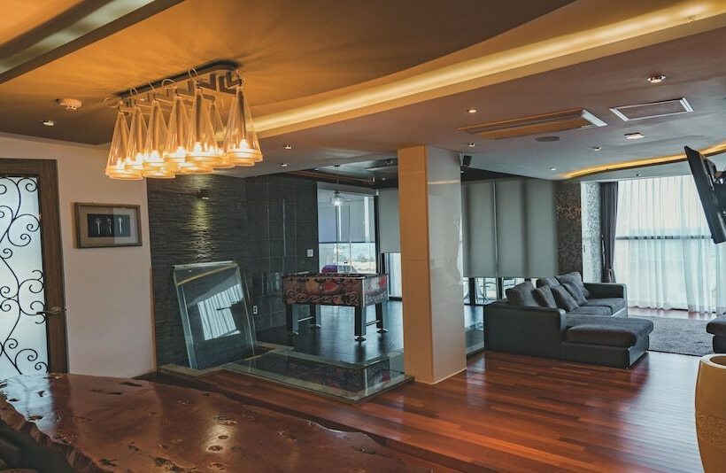 סוויטת פרמיום, Scarboro